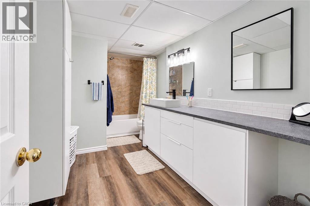 46 Robson Avenue, Cambridge, ON