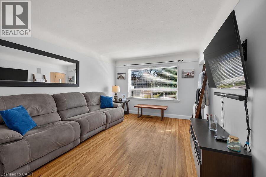 202 East 26Th Street, Hamilton, ON