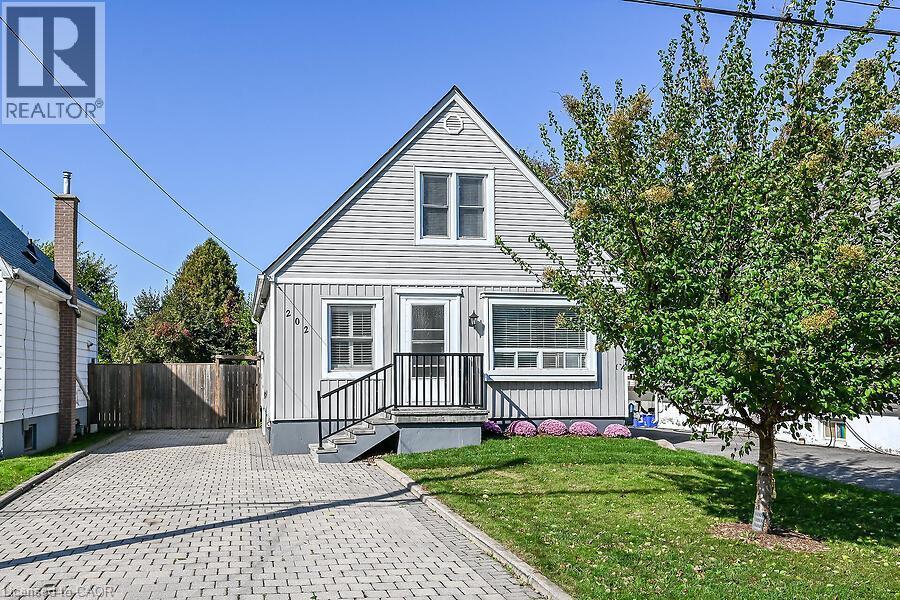 202 East 26Th Street, Hamilton, ON
