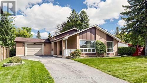 43 SEATON DRIVE  Aurora, ON L4G 2K2