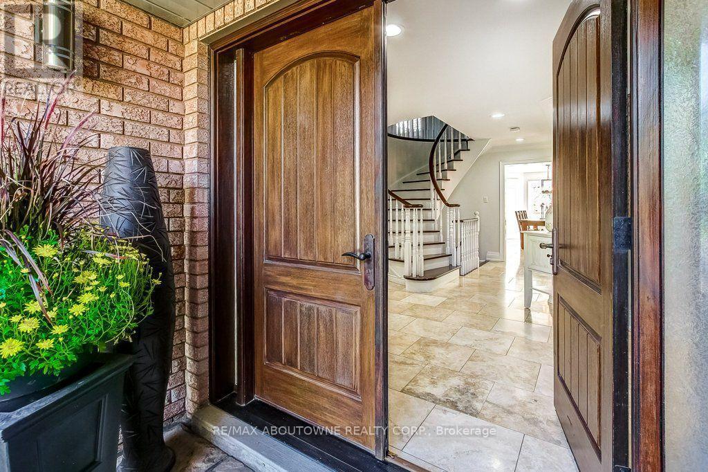 2080 Mckerlie Crescent, Burlington, ON