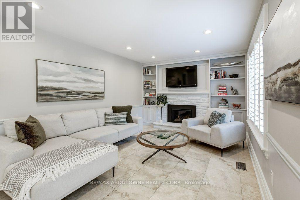2080 Mckerlie Crescent, Burlington, ON