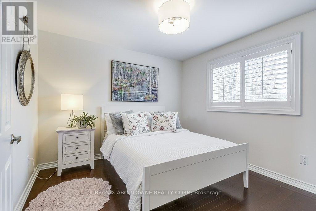2080 Mckerlie Crescent, Burlington, ON