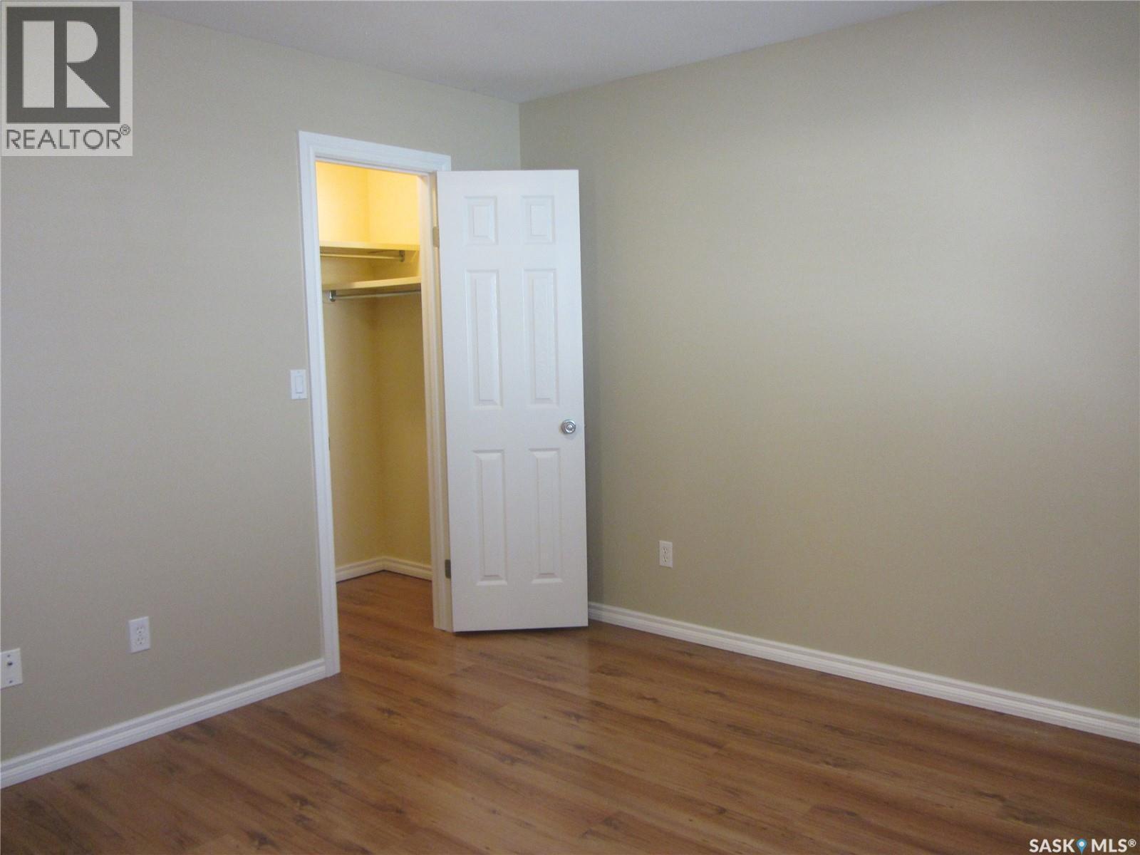 562 Blackburn Crescent, Saskatoon, SK