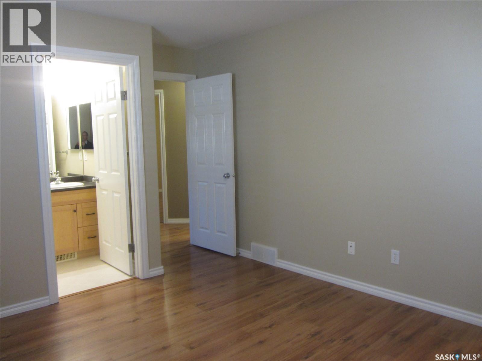562 Blackburn Crescent, Saskatoon, SK