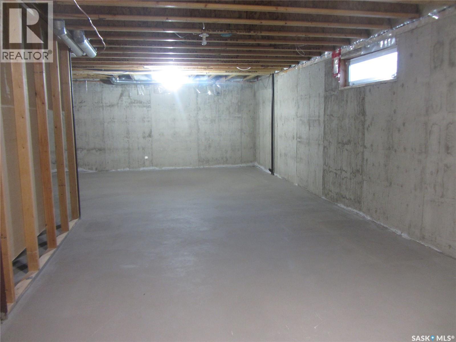562 Blackburn Crescent, Saskatoon, SK