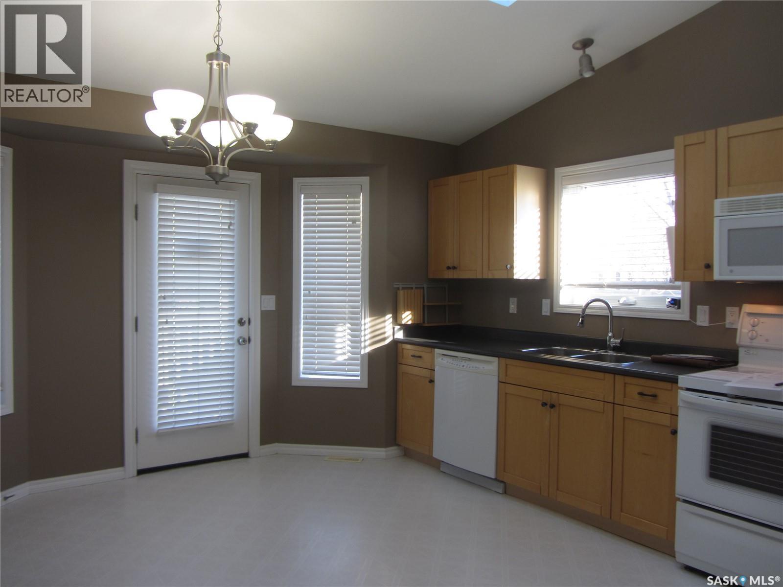 562 Blackburn Crescent, Saskatoon, SK