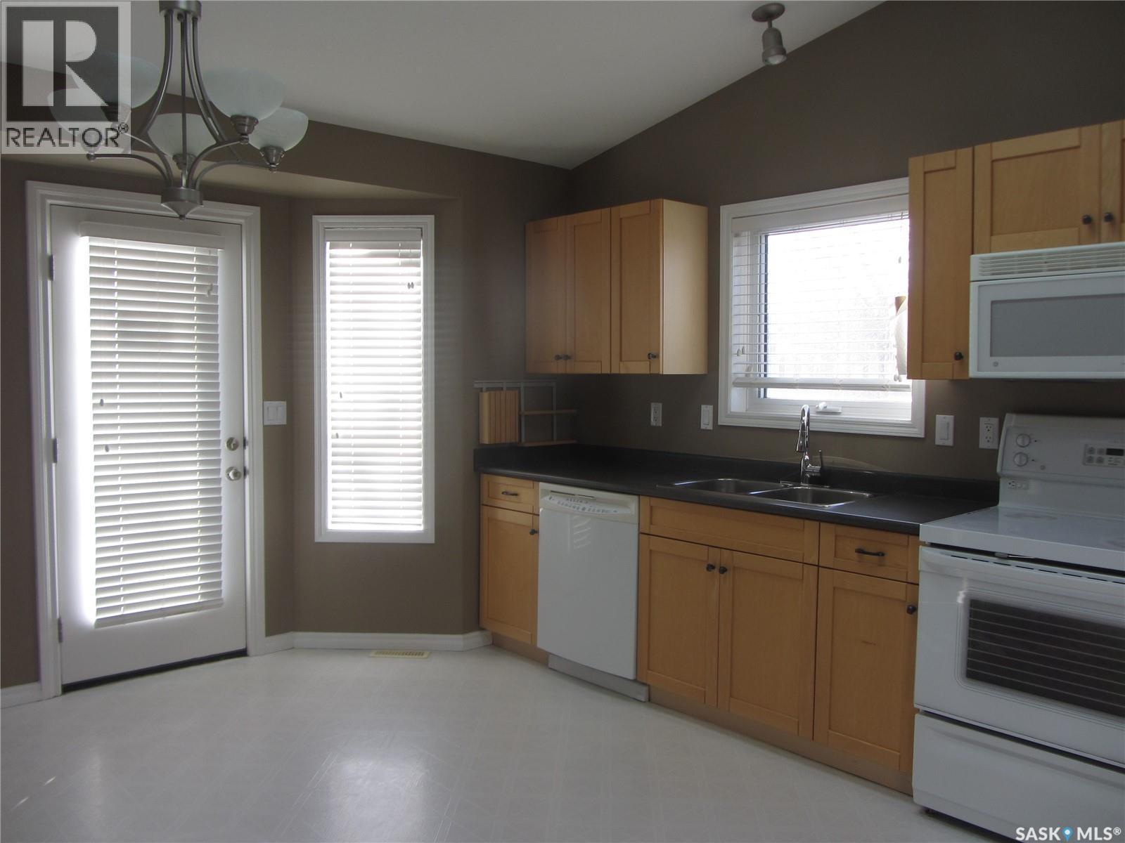 562 Blackburn Crescent, Saskatoon, SK