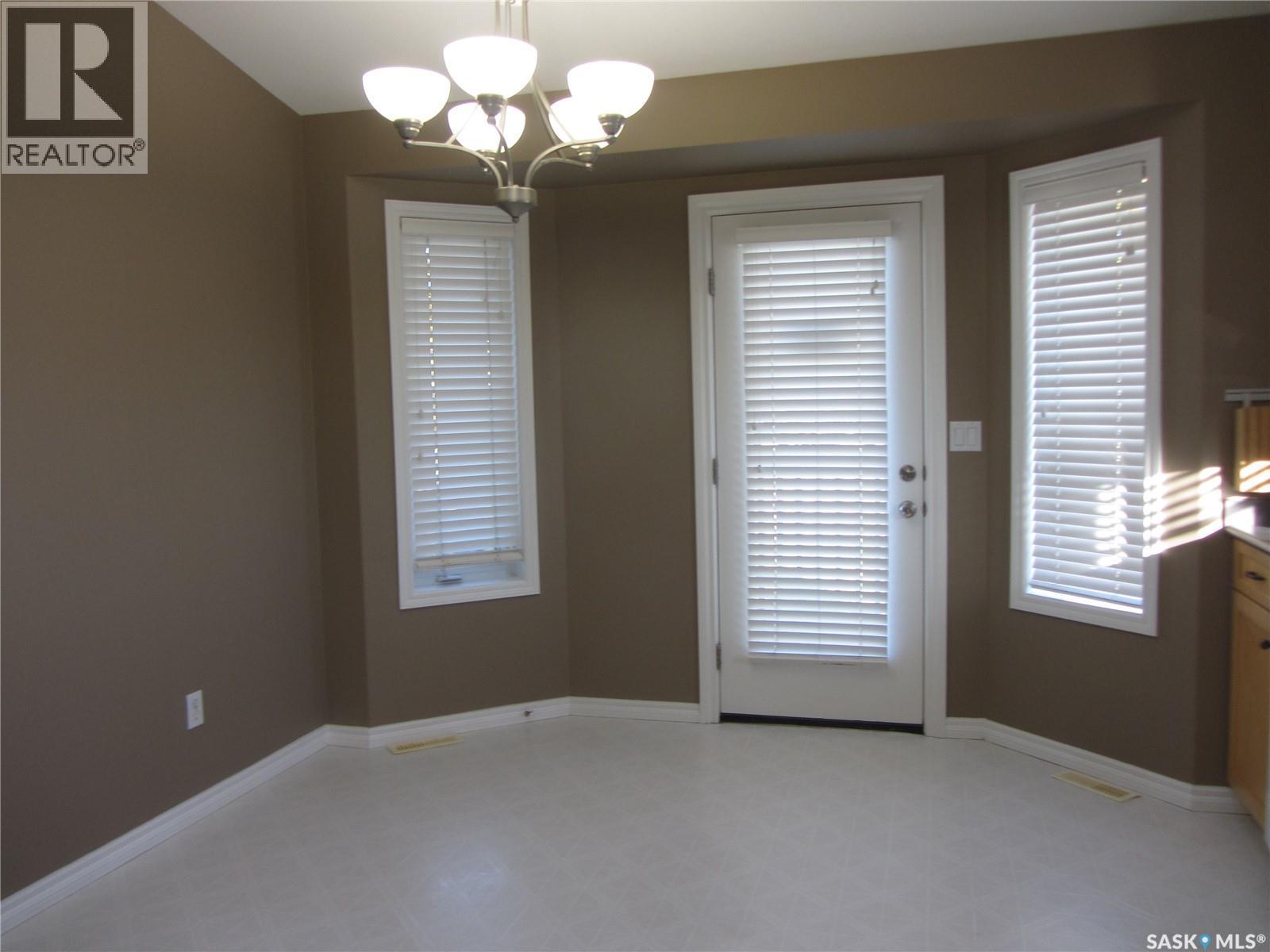 562 Blackburn Crescent, Saskatoon, SK