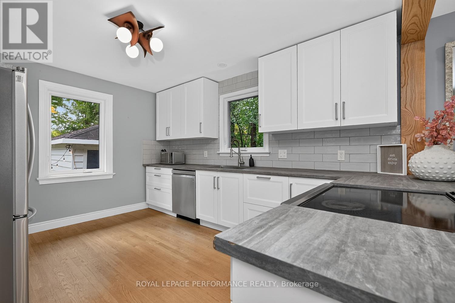 140 Begonia Avenue, Ottawa, ON
