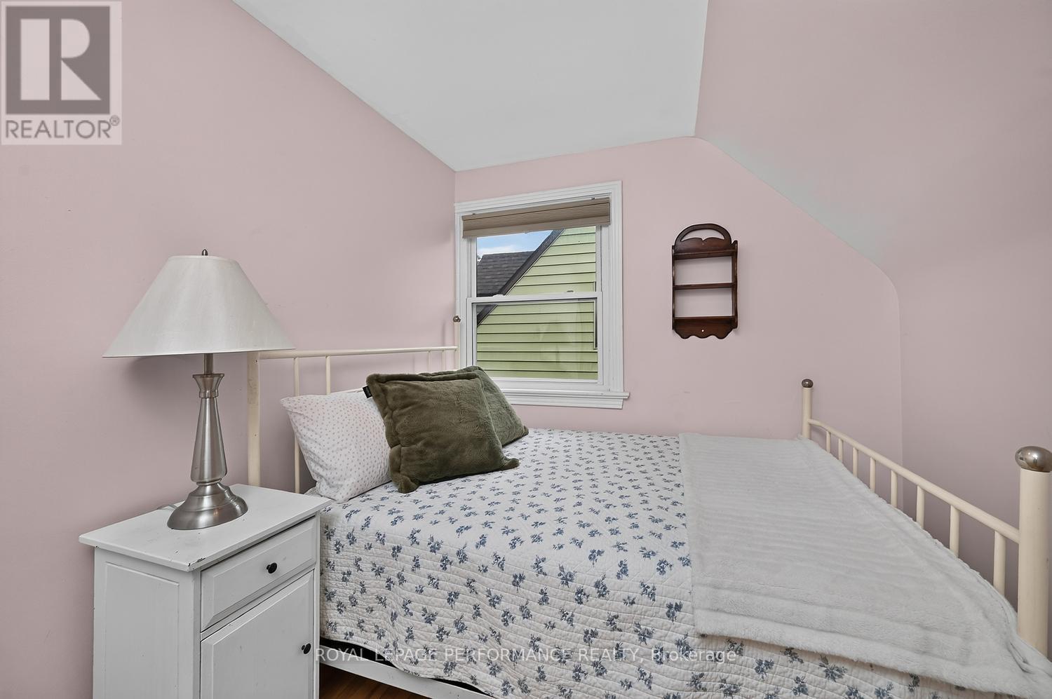 140 Begonia Avenue, Ottawa, ON