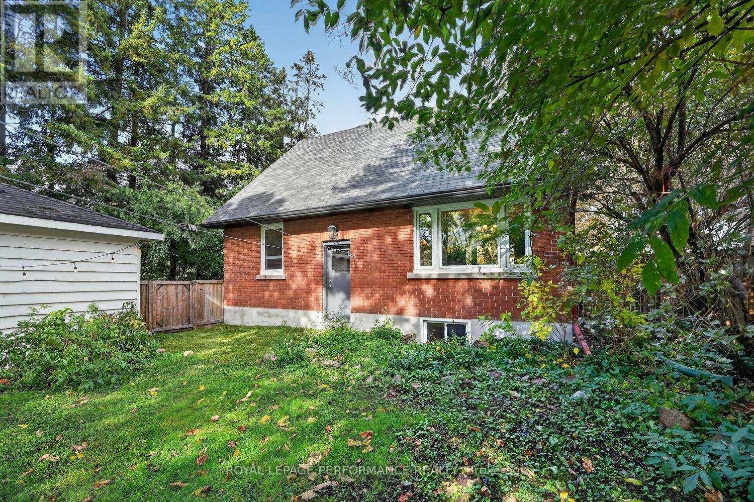 140 Begonia Avenue, Ottawa, ON