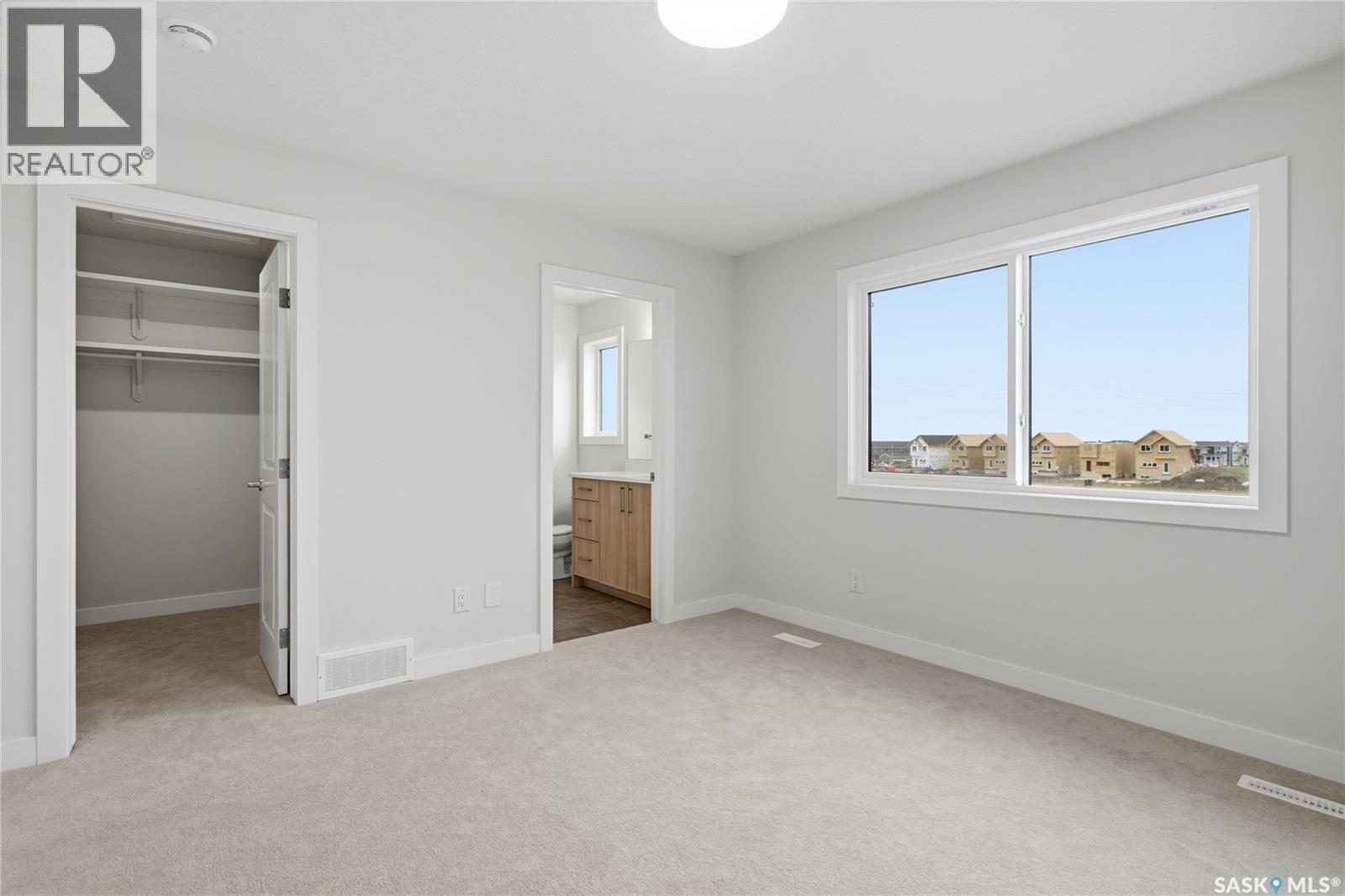 273 Mark Bend, Saskatoon, SK