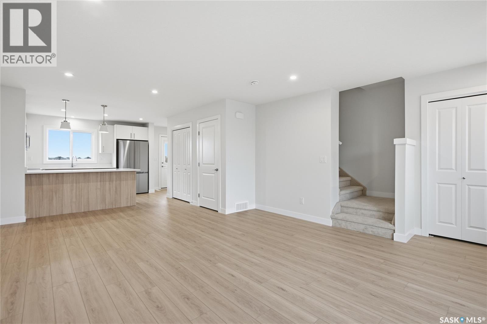 273 Mark Bend, Saskatoon, SK