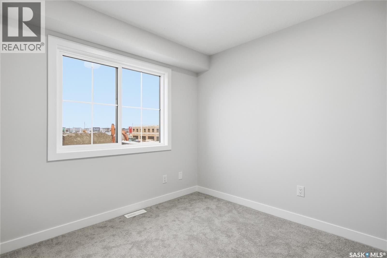 279 Mark Bend, Saskatoon, SK