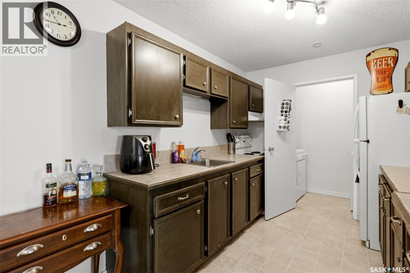 202 2511 Neff Road E, Regina, SK