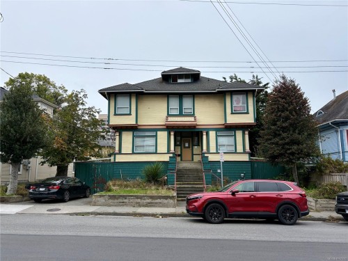 121 Menzies St  Victoria, BC V8V 2G4