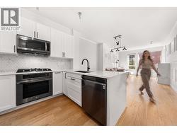 417 119 W 22ND STREET  North Vancouver, BC V7M 0B4