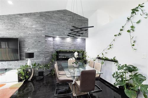 28 Blackwood Bay, Winnipeg, MB 