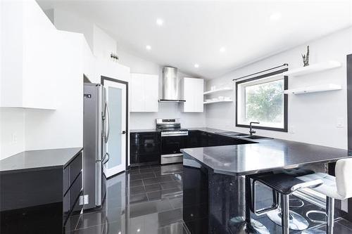 28 Blackwood Bay, Winnipeg, MB 