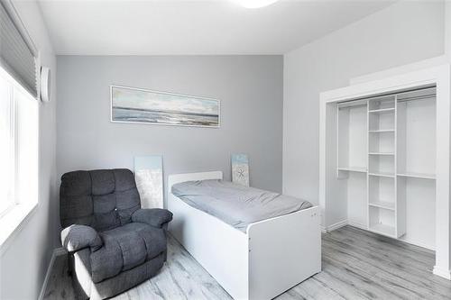 28 Blackwood Bay, Winnipeg, MB 