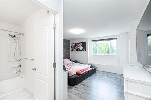 28 Blackwood Bay, Winnipeg, MB 