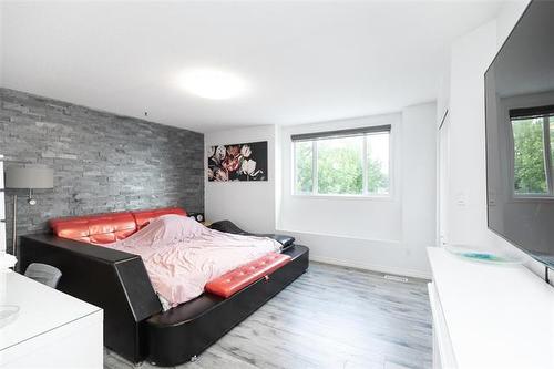 28 Blackwood Bay, Winnipeg, MB 