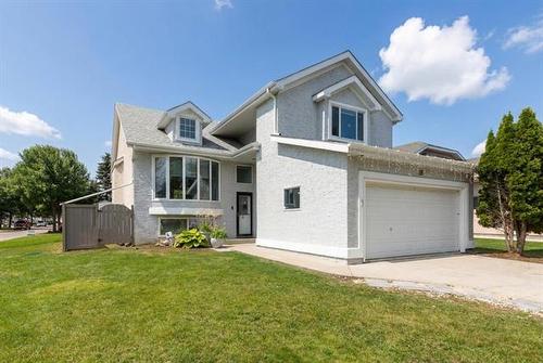 28 Blackwood Bay, Winnipeg, MB 
