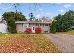 40 Ayres ST  Fredericton, NB E3B 5K7