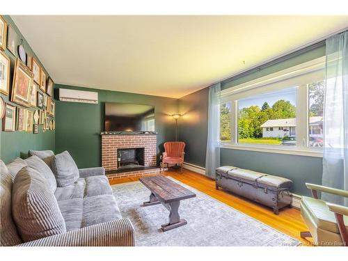 577 Maple St, Fredericton, NB 