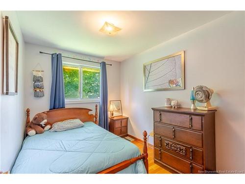 577 Maple St, Fredericton, NB 