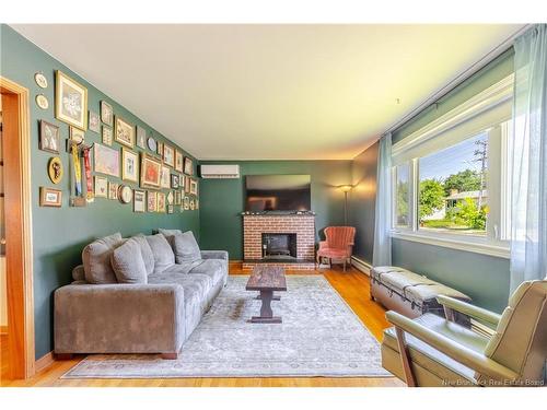 577 Maple St, Fredericton, NB 