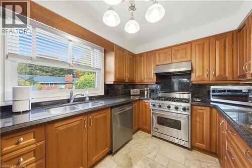 24 West 32Nd Street, Hamilton, ON 