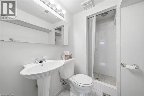 24 West 32Nd Street, Hamilton, ON 