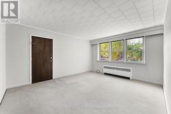 9 - 4 ROBINSON STREET  Hamilton, ON L8P 1Y5