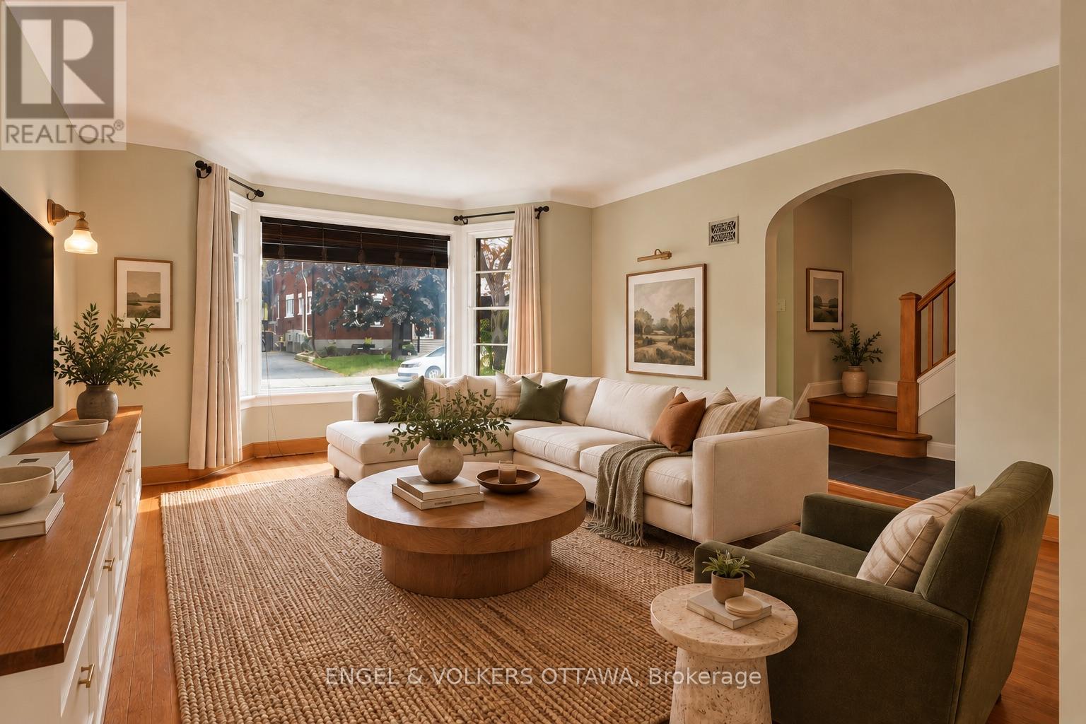 Photo has been virtually staged. - 139 Renfrew Avenue, Ottawa, ON