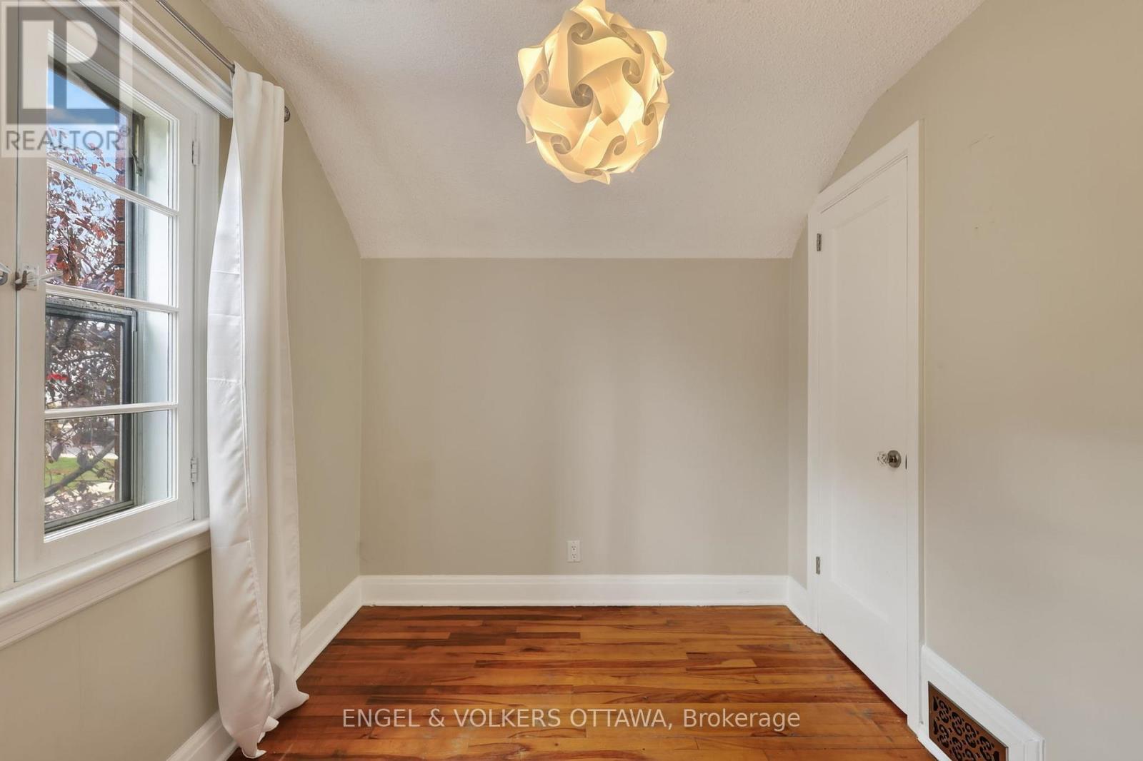 139 Renfrew Avenue, Ottawa, ON