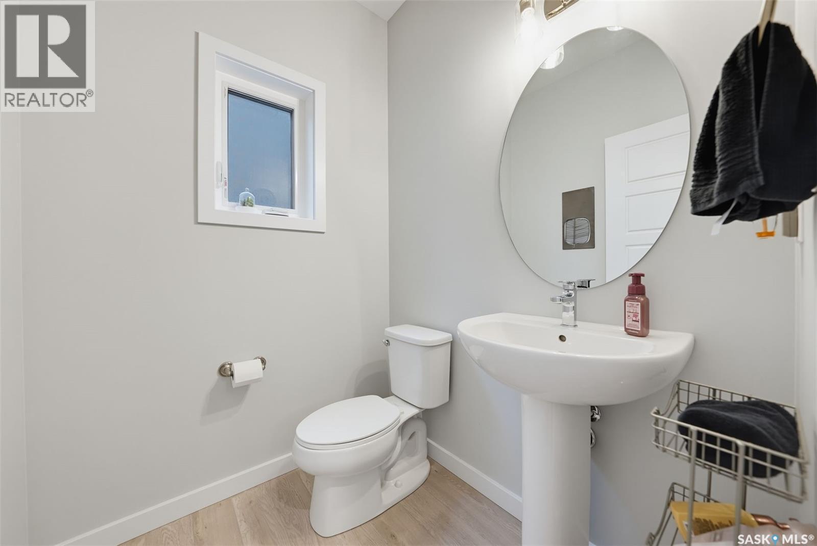 574 Mcfaull Crescent, Saskatoon, SK