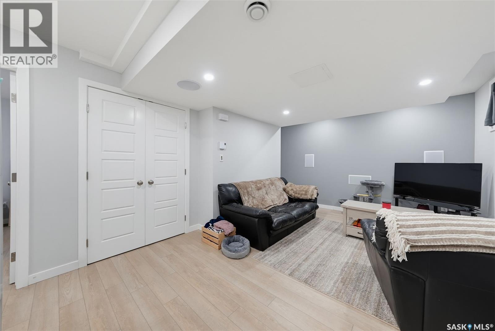 574 Mcfaull Crescent, Saskatoon, SK