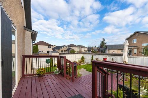 15 Grantsmuir Dr, Winnipeg, MB 