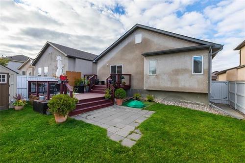 15 Grantsmuir Dr, Winnipeg, MB 
