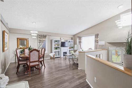 15 Grantsmuir Dr, Winnipeg, MB 