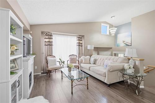 15 Grantsmuir Dr, Winnipeg, MB 