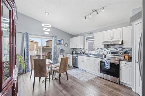 15 Grantsmuir Dr, Winnipeg, MB 