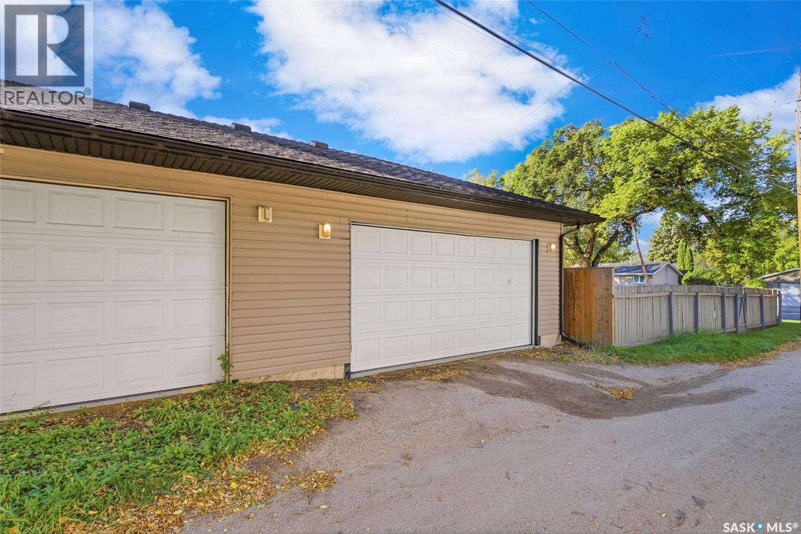 718 31St Street W, Saskatoon, SK