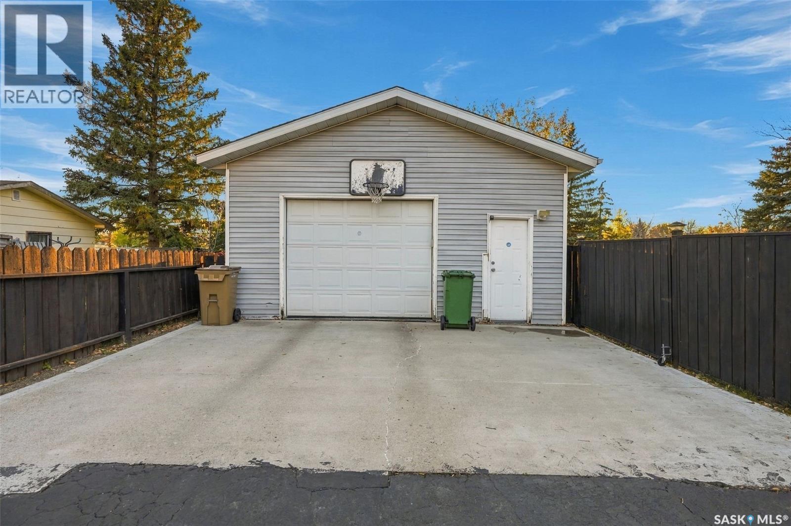 98 Magee Crescent, Regina, SK