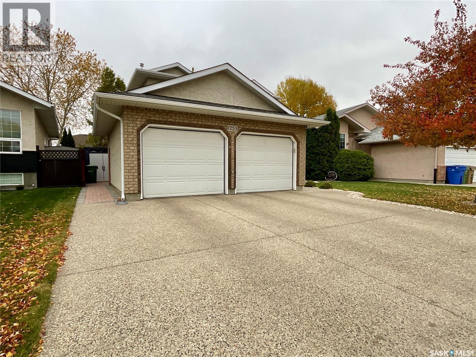 1253 Degelman Drive, Regina, SK