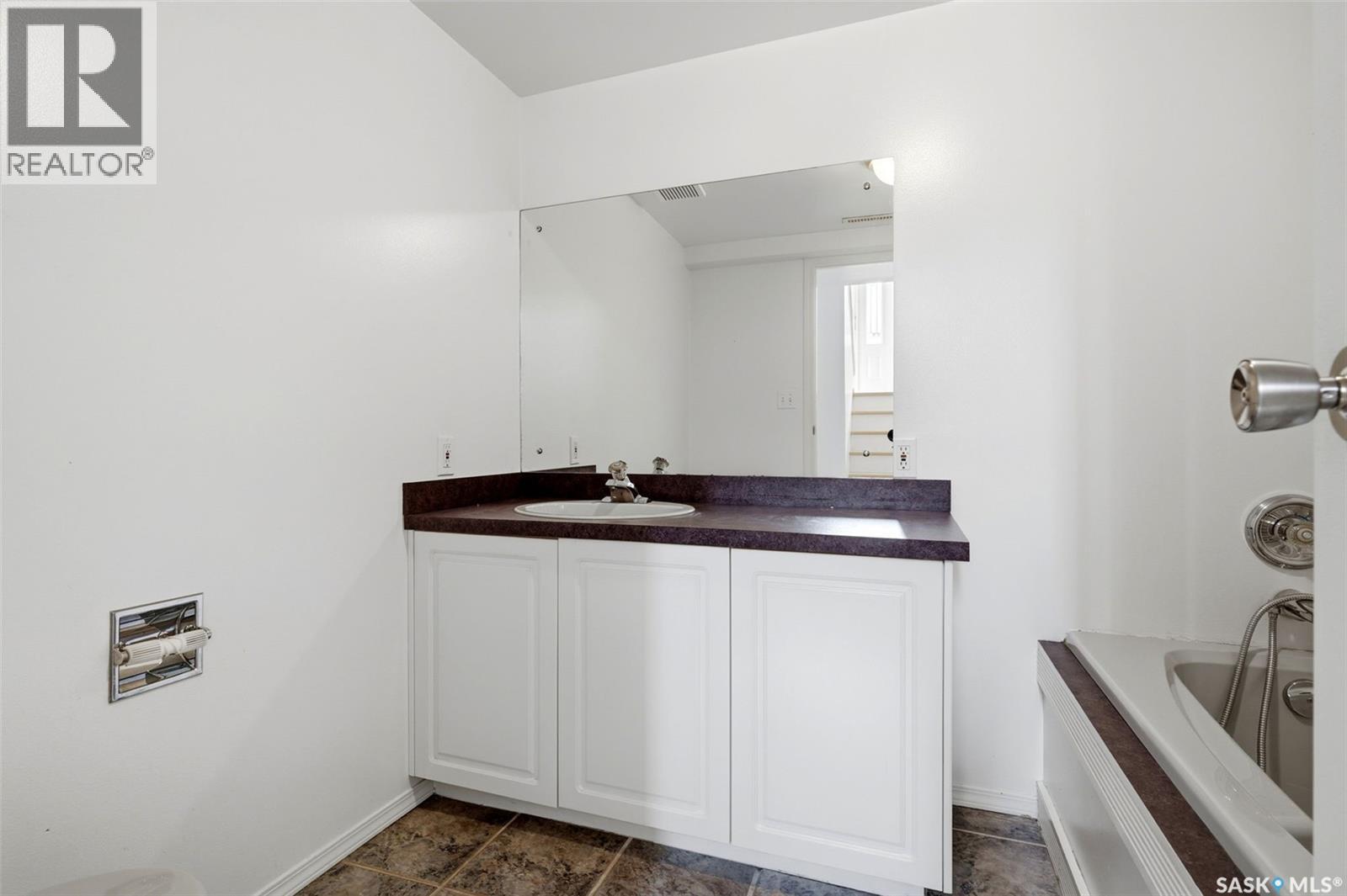 98 Read Avenue, Regina, SK