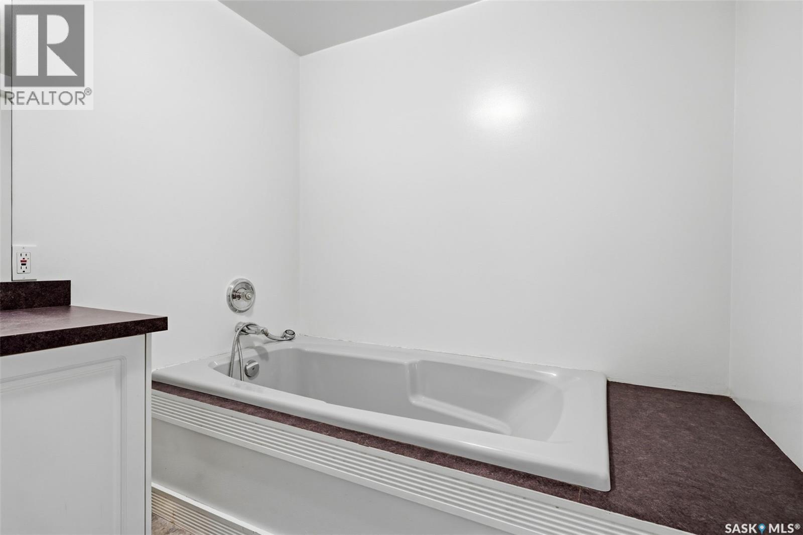 98 Read Avenue, Regina, SK