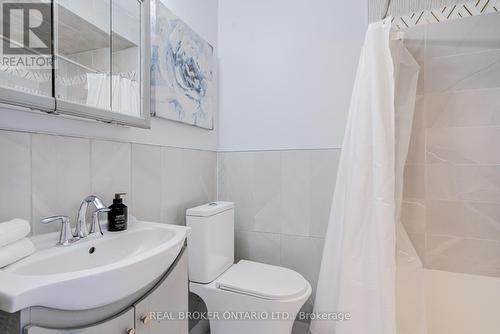 127 Barnesdale Avenue N, Hamilton, ON 